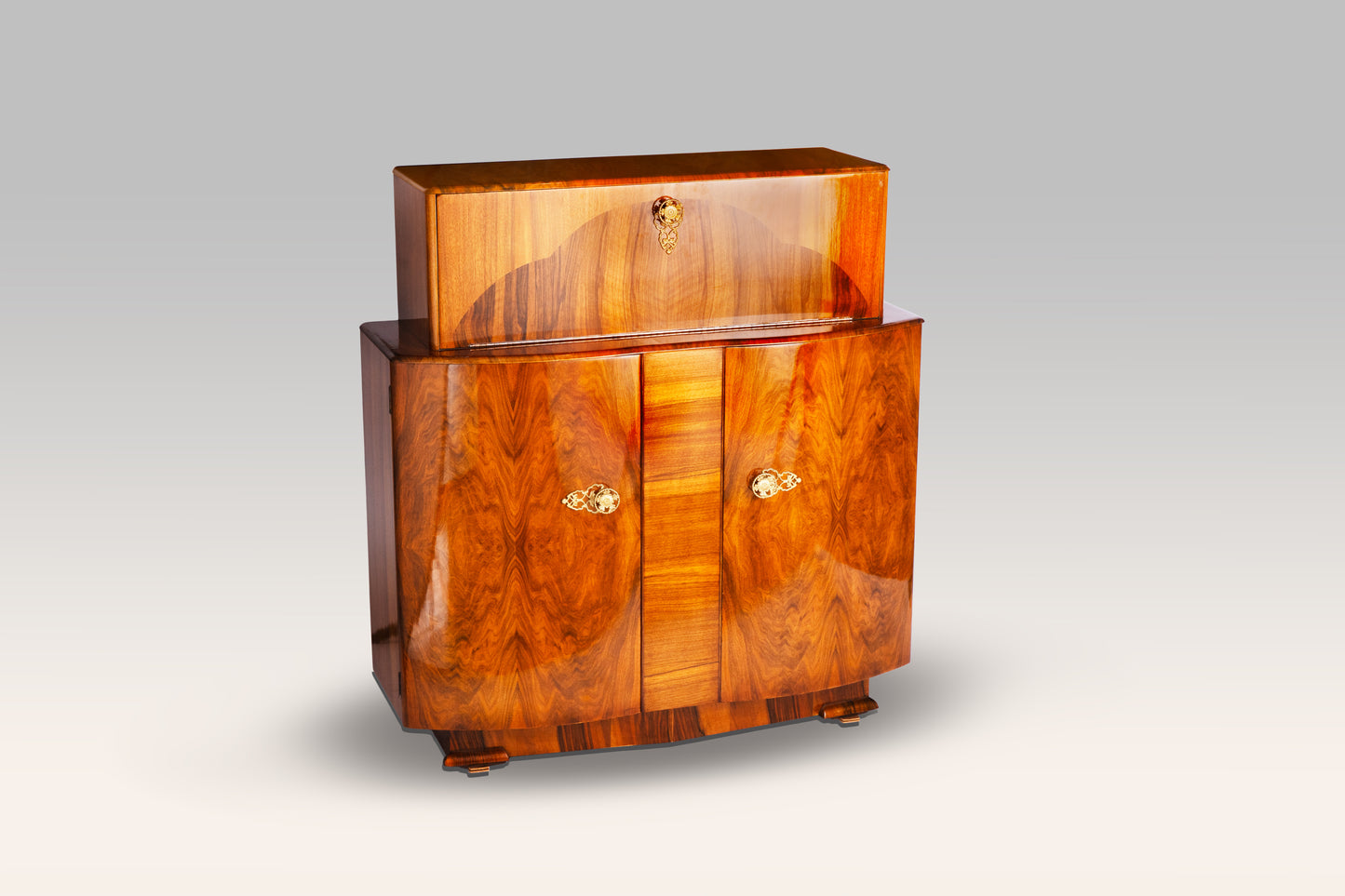 An Art Deco Bar Cabinet / Sideboard