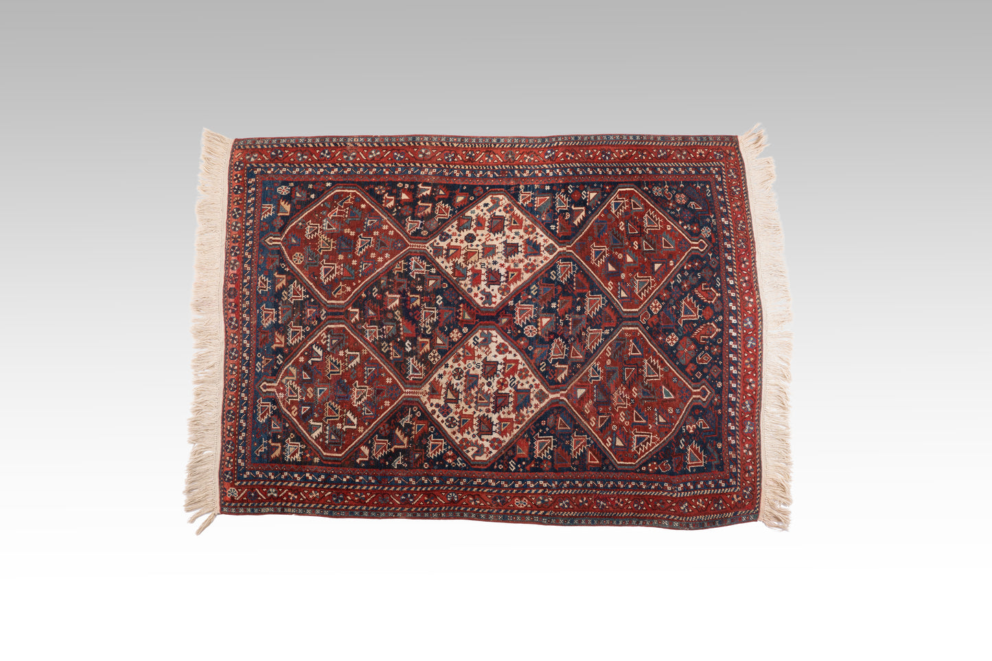 A GardenDesign 'Khesti' Shiraz Rug